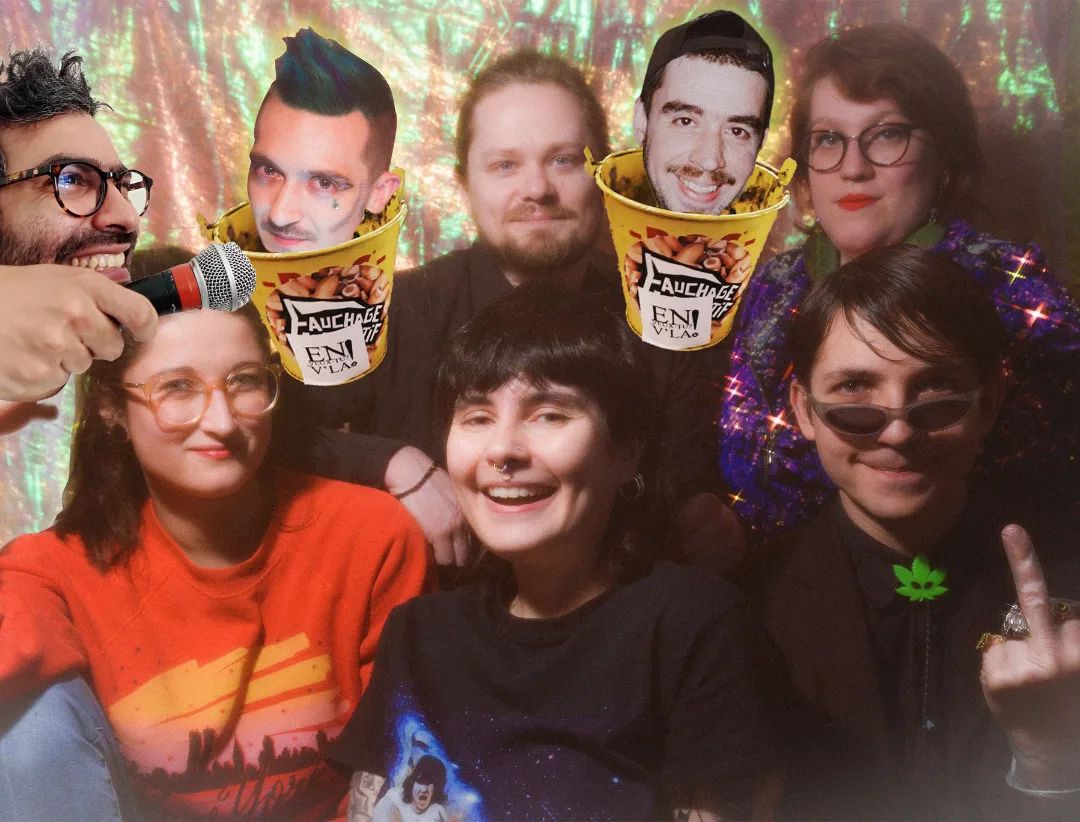 Aujourd'hui à la radio on a interviewé Léo Lenvers de Fauchage Collectif afin de présenter leur prochaine date du grand retour de leur asso de fêtes qui aura lieu vendredi prochain ! 🎤👶
Rendez donc de 17h à 18h sur radio libertaire 89.4FM ou sur leur site ci-dessous. 📻
On pourra y écouter @duchesssays @auroredestbaudel
@le_cab
@jabba360_ @stupeflip.officiel @ishkrdj @leolenvers et Don Vito !
http://www.radio-libertaire.org